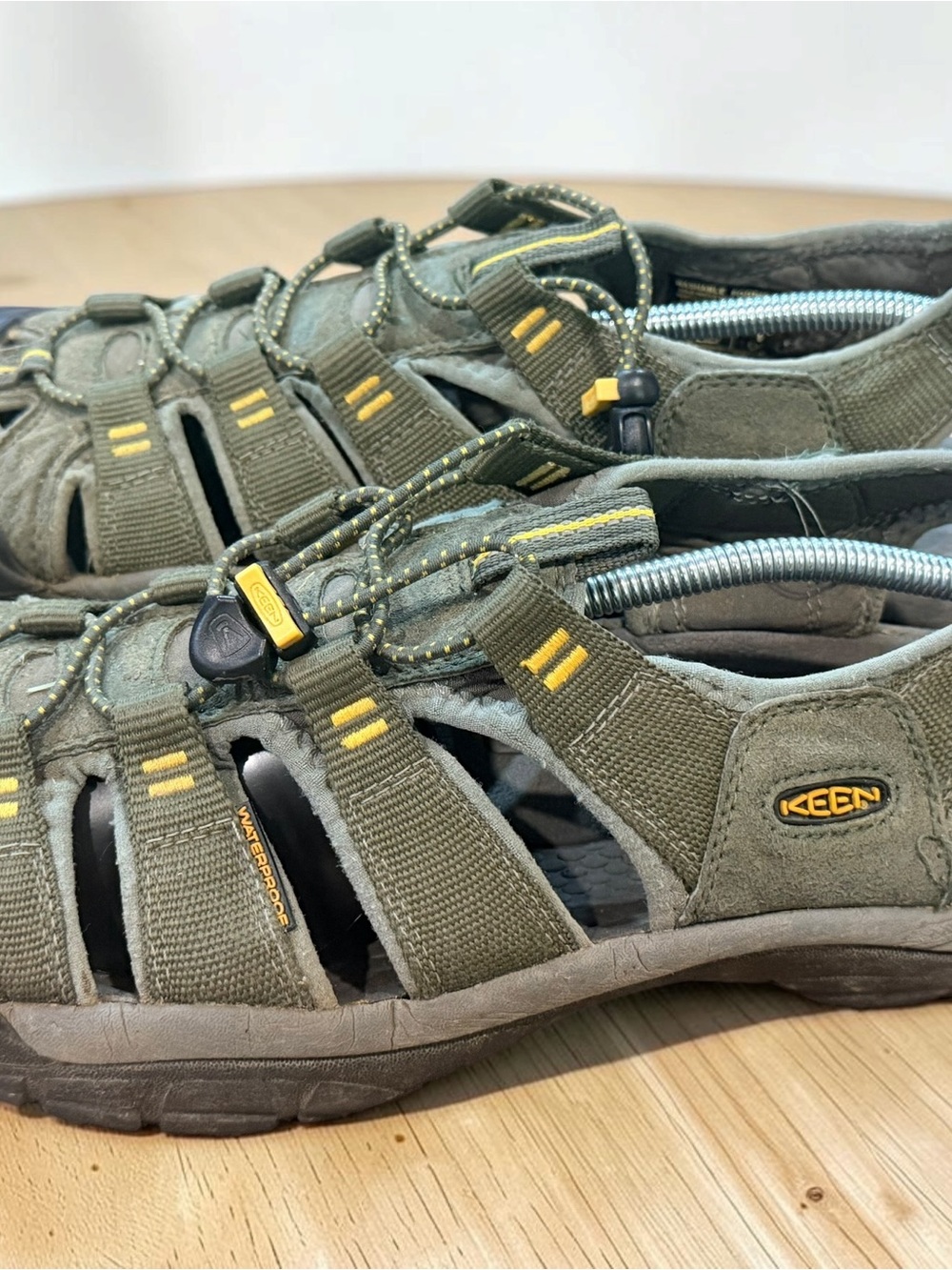Keen Newport H2 Mens Closed Toe Hiking Water Walking Sandals Green Size 11